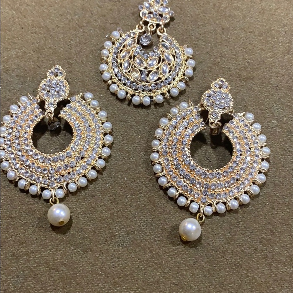 Earrings - Picture 2 of 4